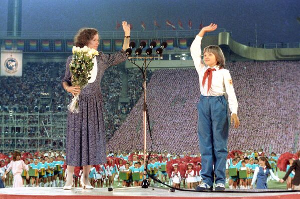 Джейн Смит и Катя Лычева на церемонии открытия Игр доброй воли - Sputnik Кыргызстан