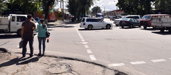 Пробки и заторы в городе Бишкек на перекрестках. Архивное фото - Sputnik Кыргызстан