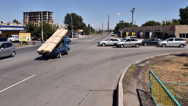 Автомобили на перекрестках в городе Бишкек. Архивное фото - Sputnik Кыргызстан
