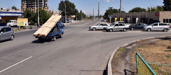 Автомобили на перекрестках в городе Бишкек. Архивное фото Автомобили на перекрестках в городе Бишкек. Архивное фото - Sputnik Кыргызстан