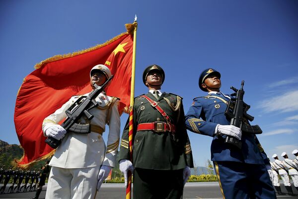 Кытай аскерлери Тяньаньмэнь аянтында. Архив - Sputnik Кыргызстан