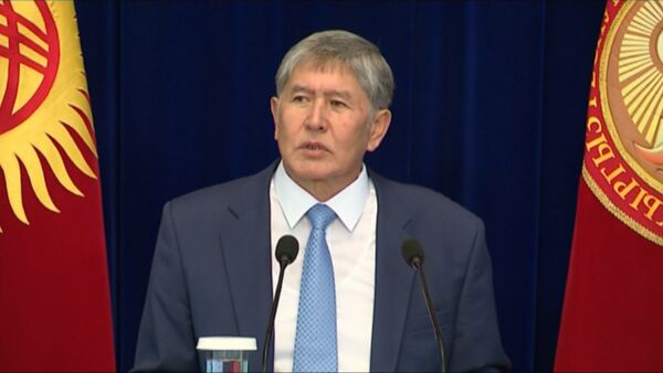 Президент не собирается убегать — Атамбаев о президентских выборах - Sputnik Кыргызстан