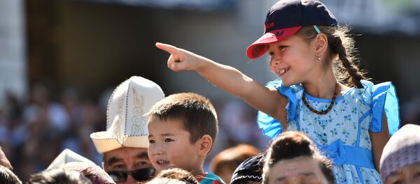 Празднование Дня независимости на площади Ала-Тоо. Архивное фото Празднование Дня независимости на площади Ала-Тоо. Архивное фото - Sputnik Кыргызстан