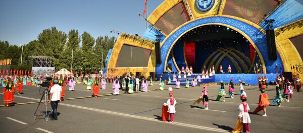 Площадь Ала-Тоо во время празднования Дня Независимости КР - Sputnik Кыргызстан