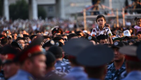 Зрители концерта на площади Ала-Тоо. Архивное фото - Sputnik Кыргызстан
