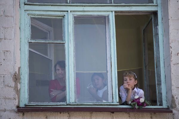 Первый звонок в школах Бишкека - Sputnik Кыргызстан