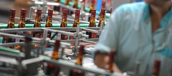 Работа Московского винно-коньячного завода КиН - Sputnik Кыргызстан