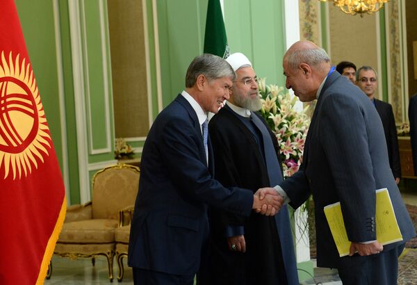 Президент Алмазбек Атамбаев на официальном визите в Респубилке Иран. - Sputnik Кыргызстан