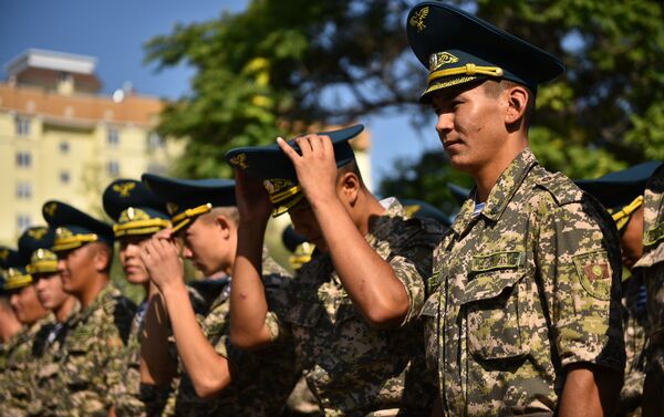 Ранее гвардейцы вылетели в Китай для участия в военном параде - Sputnik Кыргызстан