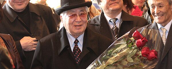 Мамлекеттик жана саясий ишмер Турдакун Усубалиев. Архив Мамлекеттик жана саясий ишмер Турдакун Усубалиев. Архив - Sputnik Кыргызстан