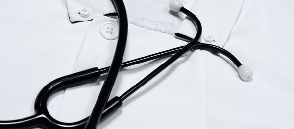 Врачтын кийим-кечеси. Архив - Sputnik Кыргызстан