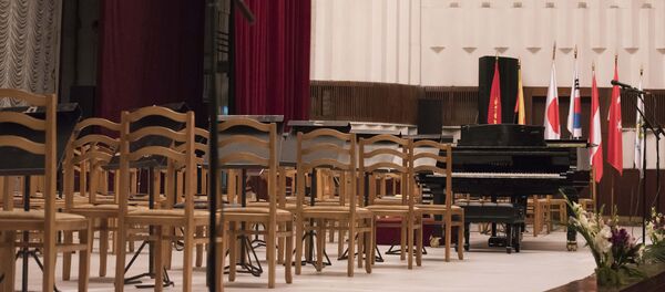 Пустая сцена филармонии. Архивное фото - Sputnik Кыргызстан