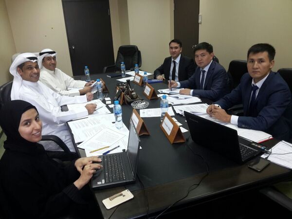 Сотрудники Министерства экономики Кыргызстана обсудили со своими кувейтскими коллегами, как защитить права инвесторов и оградить их от рисков - Sputnik Кыргызстан