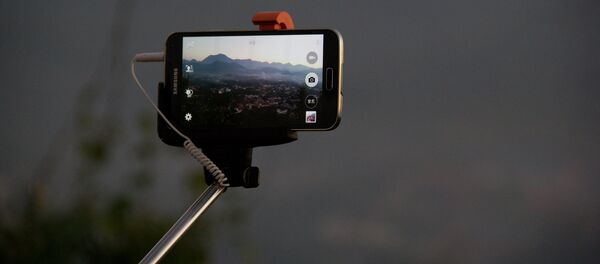 Селфи палочка. Архивное фото - Sputnik Кыргызстан