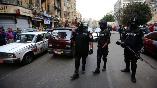 Египетские полицейские на одном из улиц. Архивное фото - Sputnik Кыргызстан