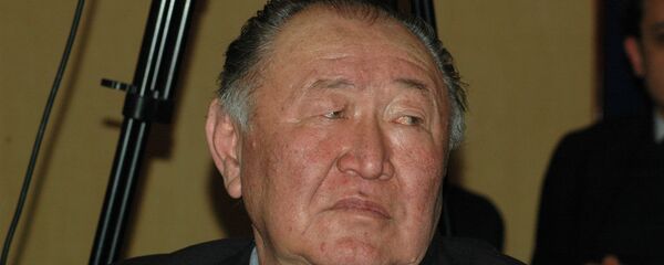 Кыргыз Эл жазуучусу Казат Акматов. Архив - Sputnik Кыргызстан