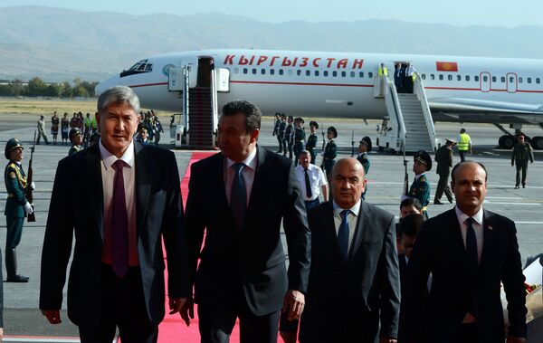 Президент Алмазбек Атамбаев иш сапар менен Тажикстанда - Sputnik Кыргызстан