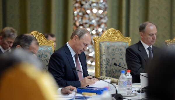 Президент России Владимир Путин на саммите ОДКБ. - Sputnik Кыргызстан