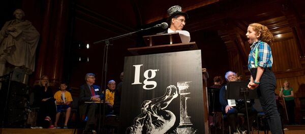 Во время церемонии вручения Шнобелевской премии. Архивное фото Во время церемонии вручения Шнобелевской премии. Архивное фото - Sputnik Кыргызстан