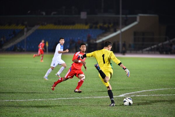 Кыргызстанцы упустили преимущество в два гола, Непал ведет со счетом 2:3 - Sputnik Кыргызстан
