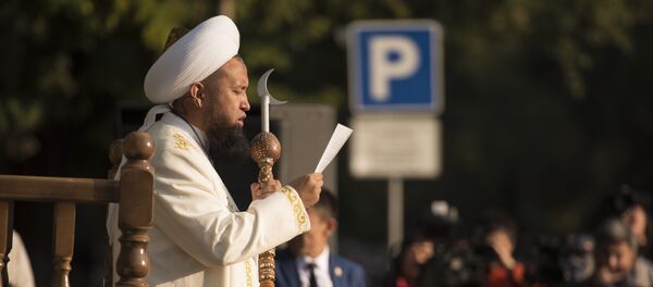 Праздничный намаз в честь Курман айта. - Sputnik Кыргызстан