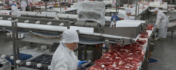 Цех мясоперерабатывающего предприятия. Архивное фото Цех мясоперерабатывающего предприятия. Архивное фото - Sputnik Кыргызстан