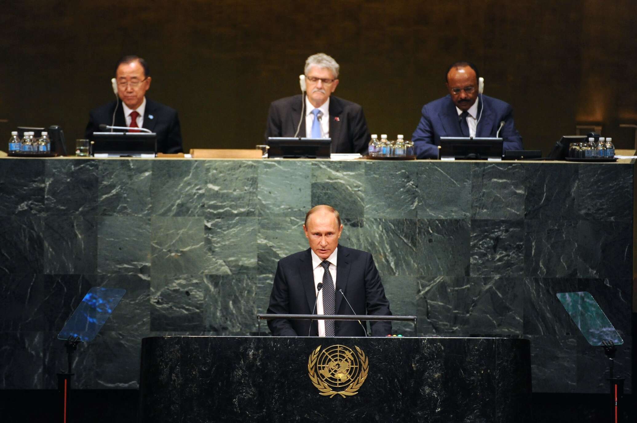 Трибуна оон. Речь в. в. Путина на 70-й сессии Генассамблеи ООН.