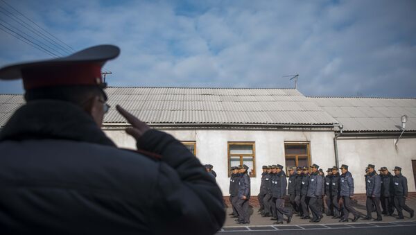Сотрудники МВД во время утреннего сбора. Архивное фото - Sputnik Кыргызстан
