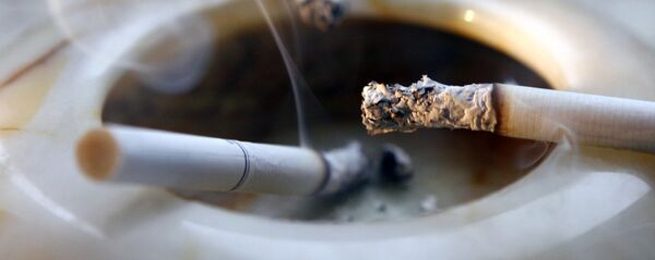 Пепельница с окурками - Sputnik Кыргызстан