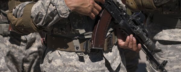 Солдаты в строю. Архивное фото - Sputnik Кыргызстан