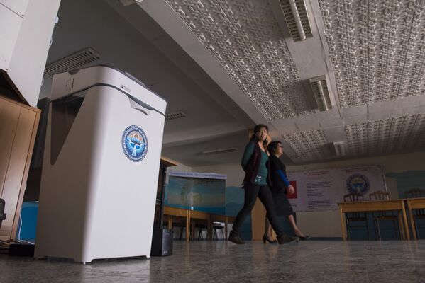 Мамлекеттин тарыхында биринчи жолу шайлоо биометрикалык маалыматтын негизинде өтөт. - Sputnik Кыргызстан