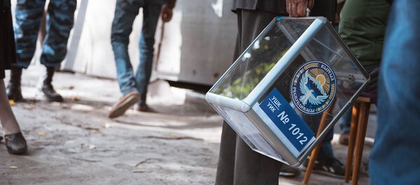 Переносная урна для голосования. Архивное фото - Sputnik Кыргызстан