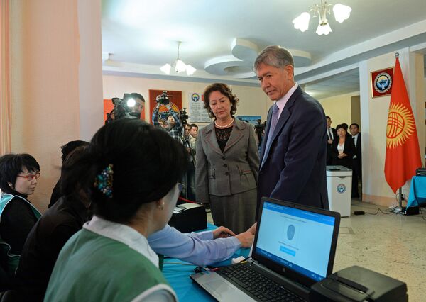 Алмазбек Атамбаев заявил, что мечтал о честных выборах. И сегодня этот день настал, — подчеркнул президент - Sputnik Кыргызстан
