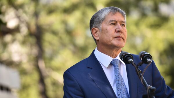 Мамлекет башчысы Алмазбек Атамбаев. Архив - Sputnik Кыргызстан