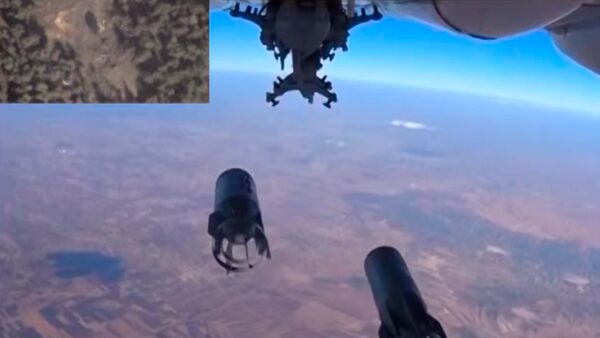 Удар российский авиации по боевикам в Сирии — вид с самолета - Sputnik Кыргызстан