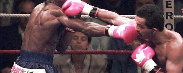 Семикратный чемпион мира по профессиональному боксу Орзубек Назаров во время боя. Архивное фото - Sputnik Кыргызстан