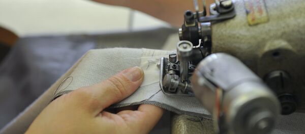 Пошивочная операция в цехе. Архивное фото - Sputnik Кыргызстан
