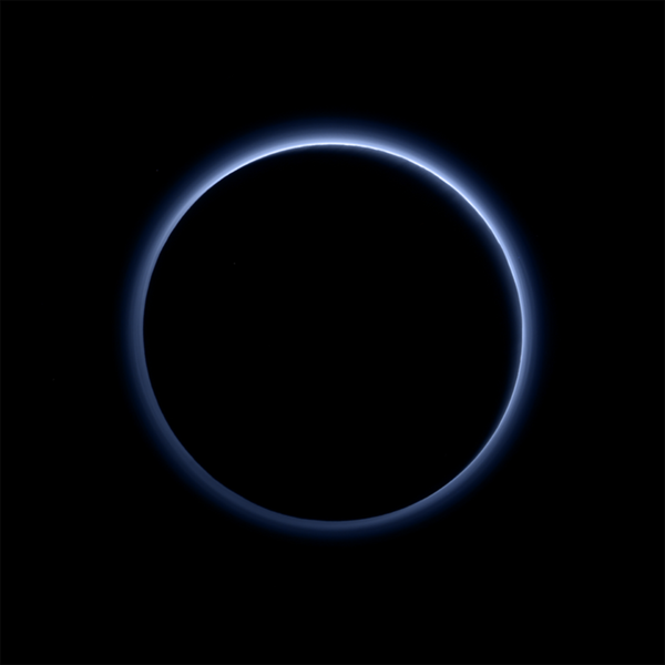 Атмосферная дымка Плутона синего цвет. Архивное фото - Sputnik Кыргызстан