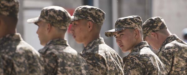 Военнослужащие в строю. Архивное фото - Sputnik Кыргызстан