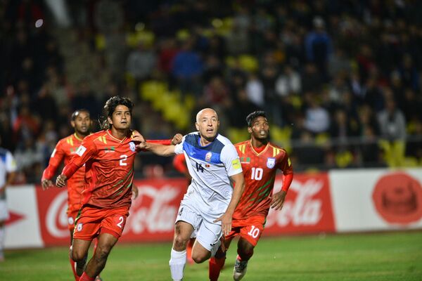 Ранее в гостях сборная Кыргызстана обыграла соперников из Бангладеш со счетом 1:3 - Sputnik Кыргызстан