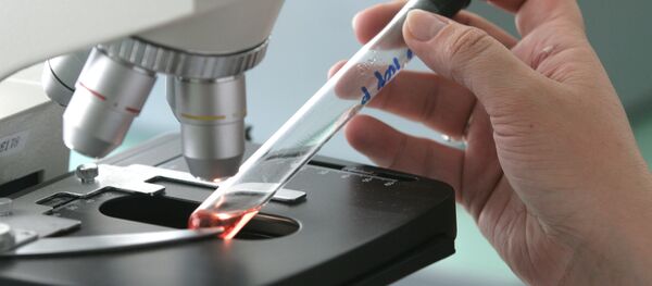 Во время работы в вирусологической лаборатории. Архивное фото - Sputnik Кыргызстан