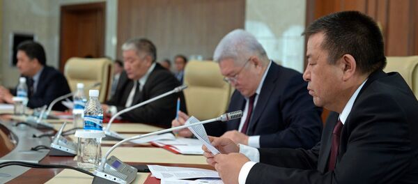 Глава социал-демократической партии Чыныбай Турсунбеков. Архивное фото Глава социал-демократической партии Чыныбай Турсунбеков. Архивное фото - Sputnik Кыргызстан