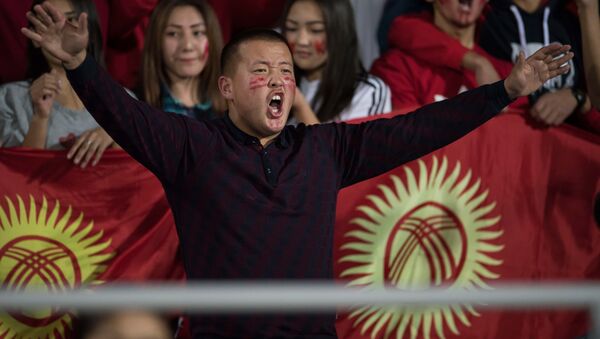 Болельщик на футбольном матче. Архивное фото - Sputnik Кыргызстан