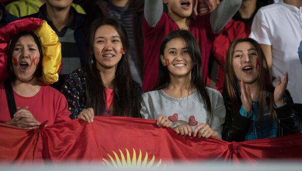 Архивное фото болельщиц на матче сборной Кыргызстана - Sputnik Кыргызстан