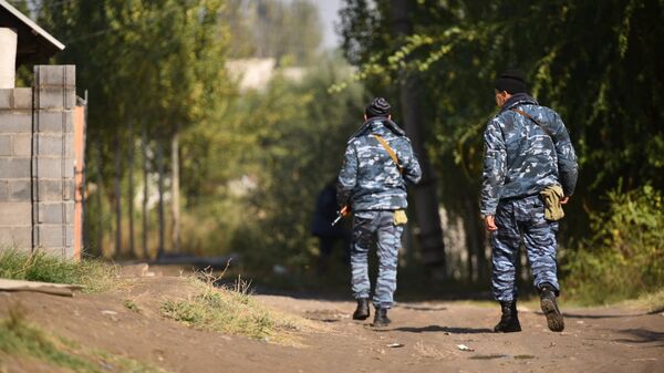 Сотрудники МВД на месте поиска беглых заключенных. Архивное фото - Sputnik Кыргызстан