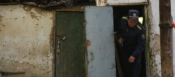 Милиция качкан кылмышкерлерди Энесай жаңы конушунан издөөдө. Качкындардын бири бүгүн кармоо учурунда жок кылынган Милиция качкан кылмышкерлерди Энесай жаңы конушунан издөөдө. Качкындардын бири бүгүн кармоо учурунда жок кылынган - Sputnik Кыргызстан