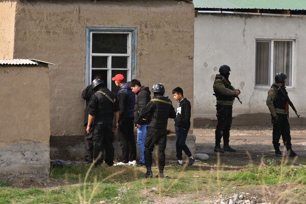 Спецоперация по ликвидации беглых заключенных. Архивное фото - Sputnik Кыргызстан