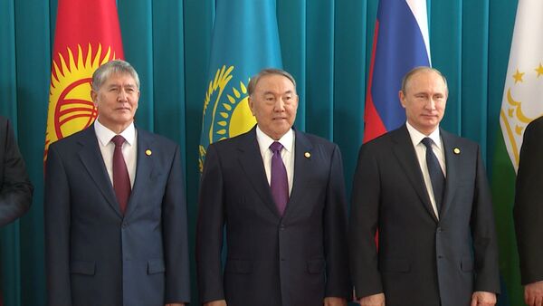 Атамбаев: юбилейный саммит стран СНГ пройдет в Бишкеке - Sputnik Кыргызстан