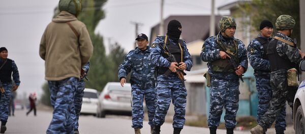 Сотрудники МВД Кыргызстана во время спецоперации. Архивное фото - Sputnik Кыргызстан