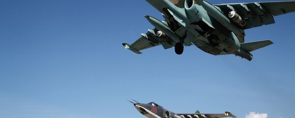 Российские штурмовики Су-25 взлетают с авиабазы Хмеймимв Сирии. Архивное фото - Sputnik Кыргызстан
